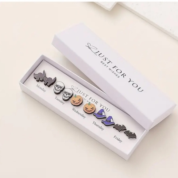 NWT! Set of 5 Pairs of Halloween Holiday Wood Pierced Post Earrings in Gift Box! - Picture 1 of 5